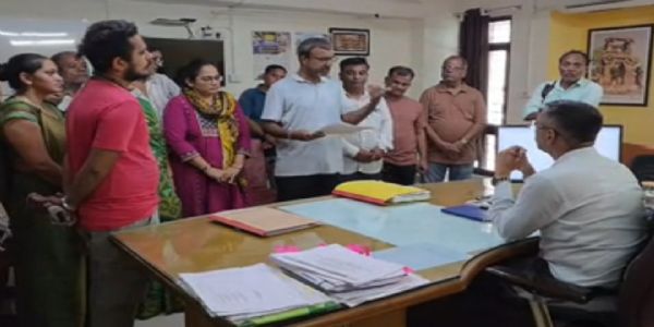 પાટણ શહેરના વોર્ડ નંબર 10 ના વિવિધ વિસ્તારોમાં, તાત્કાલિક અશાંત ધારો લાગુ કરવાની માંગ.