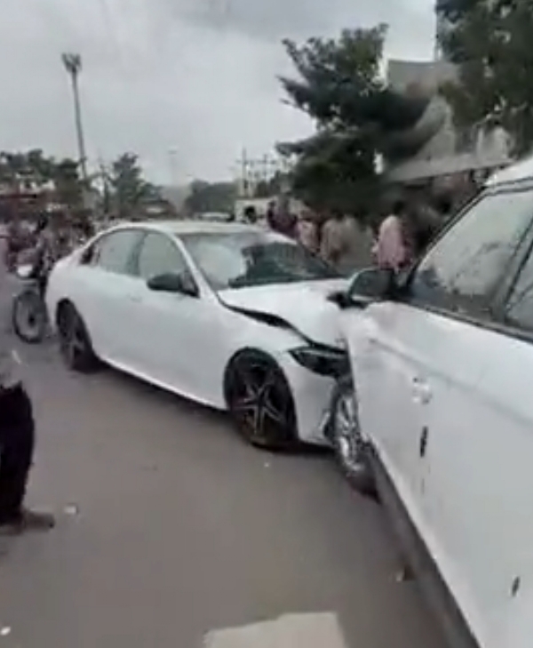 Car hits Mercedes in Sarthana