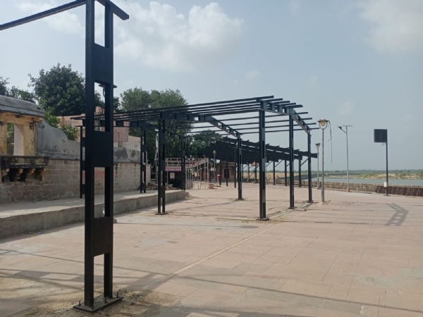 8 મહિના બાદ પણ માધુ પાવડીયા ઘાટ પર શેડ અધૂરો, તડકામાં શ્રદ્ધાળુઓની તર્પણવિધિ