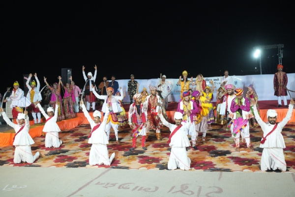 પોરબંદરના 1037માં  સ્થાપના  દિવસે  દરિયા દેવની મહાઆરતી.