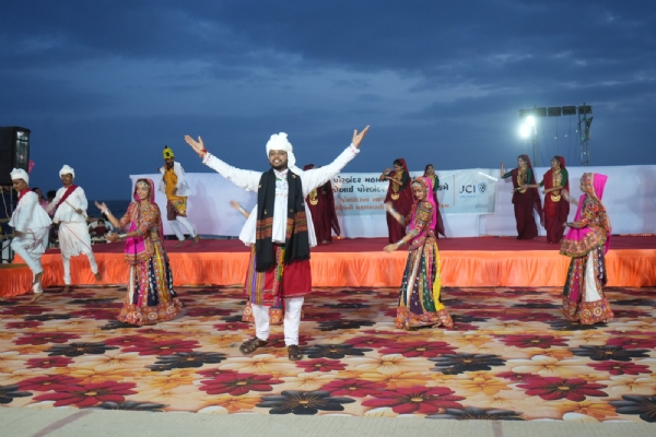 પોરબંદરના 1037માં  સ્થાપના  દિવસે  દરિયા દેવની મહાઆરતી.