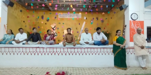 વિદ્યાર્થીઓનું કરવામાં આવેલ સન્માન.
