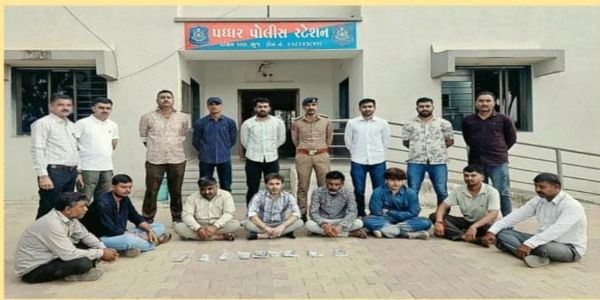 શ્રાવણીયા જુગાર પર પધ્ધર પોલીસનો સપાટો: કોટડા ઉગમણામાં પત્તાની બાજી રમતા 8 શખ્સ ઝડપાયા