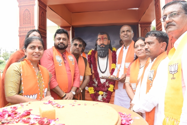 ગાંધીનગરમાં યાત્રાનું સ્વાગત ગાંધીનગરમાં યાત્રાનું સ્વાગત