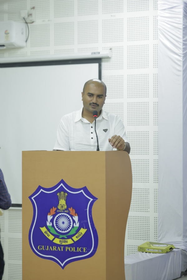પોરબંદરમાં PSI અને ASIનો  વિદાય સમારોહ યોજાયો.
