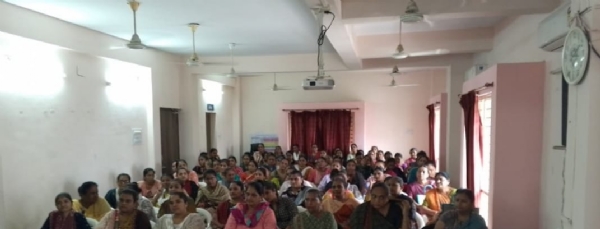પોરબંદરમાં ‘નારી વંદન ઉત્સવ’ અંતર્ગત ‘મહિલા સુરક્ષા દિવસ’ નિમિત્તે ઘરેલુ હિંસા અધિનિયમ અંગે માર્ગદર્શન સેમિનાર યોજાયો.