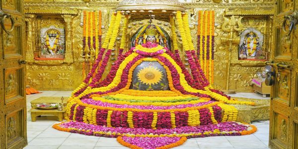 શ્રાવણ વદ બીજના પાવન દિવસે શ્રી સોમનાથ મહાદેવનો વિશેષ ‘સૂર્ય દર્શન શૃંગાર’