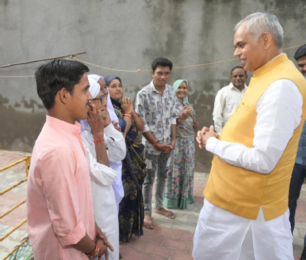 Governor Acharya Devvrat made a surprise visit to Navagam in Mandal taluka and had a cordial interaction with the villagers.