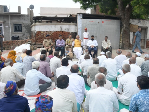 Governor Acharya Devvrat made a surprise visit to Navagam in Mandal taluka and had a cordial interaction with the villagers.