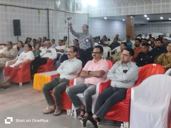 પોરબંદરમાં ગઝલોત્સવ કાર્યક્રમ યોજાયો.