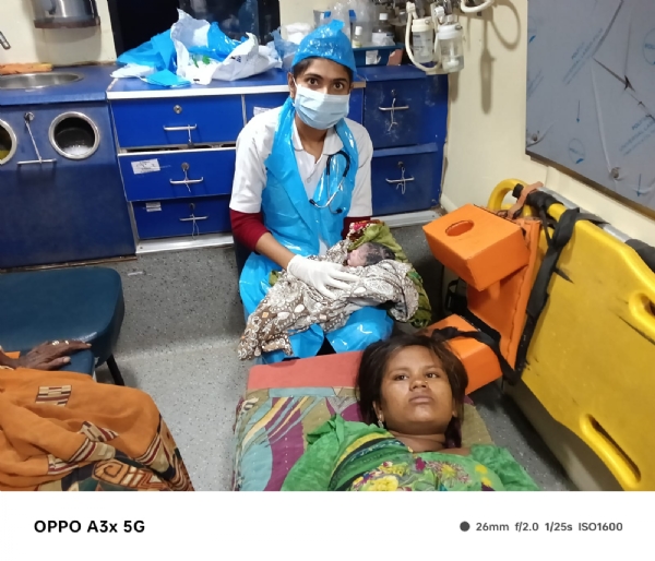 રાણાવાવ 108     ટીમે એમ્બ્યુલન્સમાંસગર્ભાની સફળ પ્રસૂતિ કરાવી