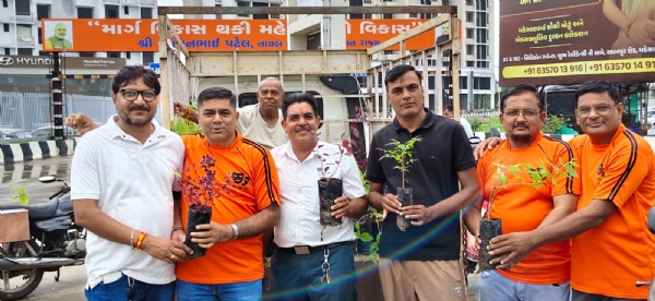 સેવા સજીવ સેતુના છઠ્ઠા નિઃશુલ્ક વૃક્ષછોડ વિતરણ કેમ્પમાં 1,000થી વધુ રોપાઓનું વિતરણ સેવા સજીવ સેતુના છઠ્ઠા નિઃશુલ્ક વૃક્ષછોડ વિતરણ કેમ્પમાં 1,000થી વધુ રોપાઓનું વિતરણ