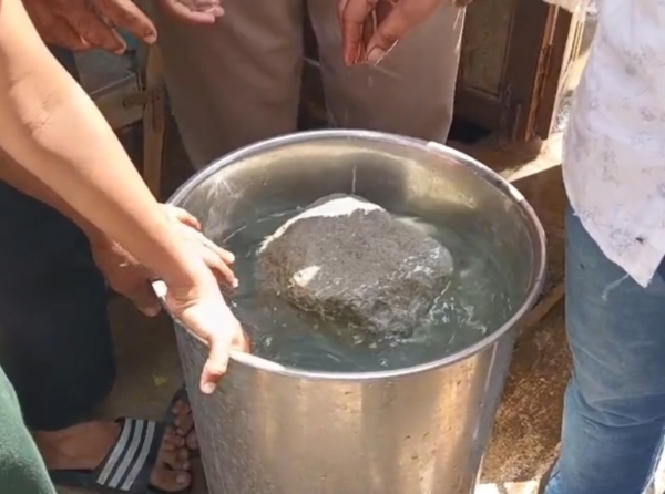 ચમત્કાર પથ્થર ચમત્કાર પથ્થર
