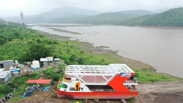 a grand cruise with a capacity of 600 tourists on the Narmada River
