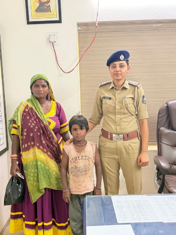 9 વર્ષના બાળકની પરિવાર સાથે મિલન.