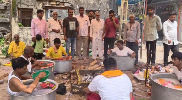 સુત્રાપાડાના પ્રશ્નાવડા ગામે વરસાદ માટે વૈદિક પરંપરા મુજબ વરુણ યજ્ઞ
