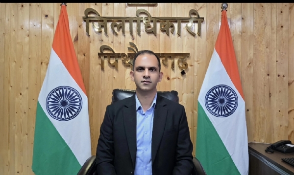 પિથોરાગઢ ના જિલ્લાધિકારી આશિષ ભટગાંઈ