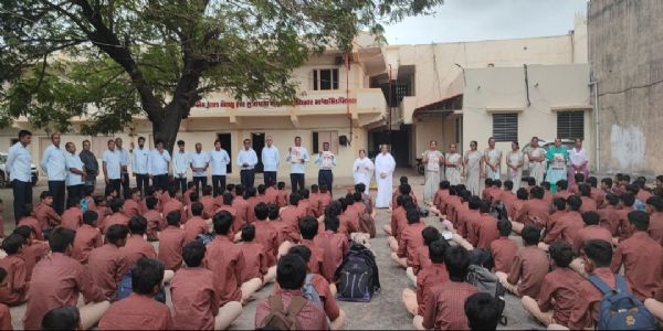 વડાપ્રધાન ના હસ્તે પ્રારંભ થયેલા રાષ્ટ્રીય નશા મુક્તિ અભિયાન અંતર્ગત સૂત્રાપાડા શાળાઓમાં જાગૃતિ કાર્યક્રમોની શરૂઆત