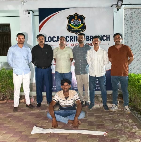 ગેરકાયદેસર હથિયાર સાથે પકડાયેલ આરોપી