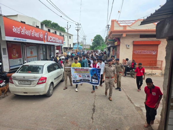 જાફરાબાદમાં ‘વિકાસ સપ્તાહ’ અંતર્ગત સાયબર અવેરનેસ રેલી યોજાઈ, 38 વિદ્યાર્થીઓએ જોડાઈ આપી જનજાગૃતિ