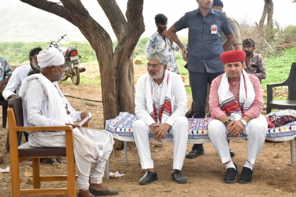 પોરબંદરમાં વન અને પર્યાવરણ રાજ્યમંત્રી  પ્રવીણ માળીએ બરડા વન્યજીવ અભયારણ્ય (બરડા સફારી)ની મુલાકાત લીધી.