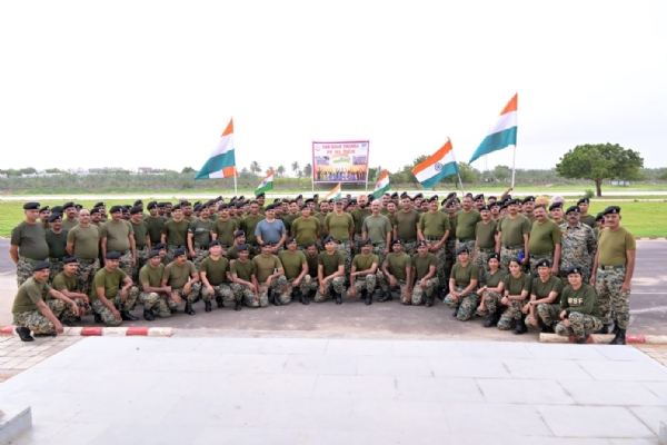 સરહદ સુરક્ષા દળ (BSF) દ્વારા ભવ્ય તિરંગા બાઇક રેલી સરહદ સુરક્ષા દળ (BSF) દ્વારા ભવ્ય તિરંગા બાઇક રેલી