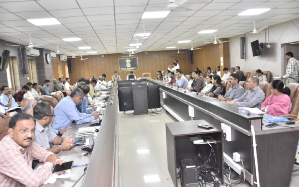 જૂનાગઢમાં જિલ્લા સંકલન અને ફરિયાદ સમિતિની બેઠક
