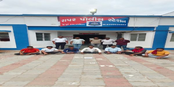 રાપરમાં તીનપત્તીના અડ્ડા પર પોલીસનો સપાટો, 7 જુગારીઓ રંગેહાથ ઝડપાયા