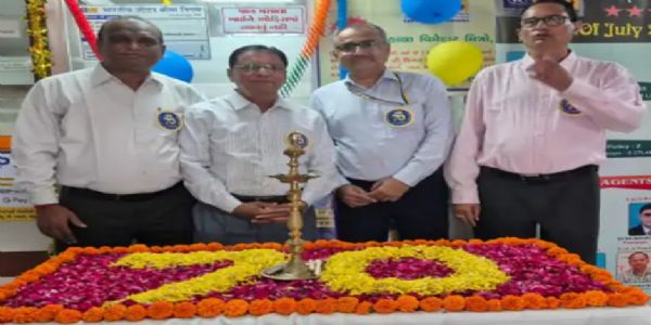 સિદ્ધપુરમાં LIC નો 70મો સ્થાપના દિવસ ઉજવાયો, નિવૃત્ત અધિકારીઓનું સન્માન કરવામાં આવ્યું.
