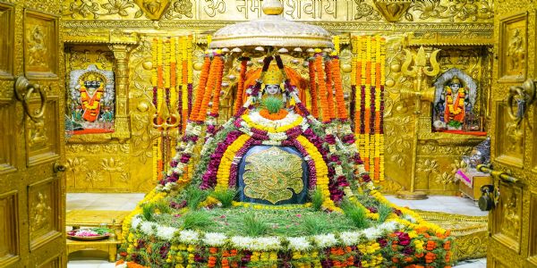 શ્રાવણ વદ ચોથ અને પાંચમની સંયુક્ત તિથિએ સોમનાથ મહાદેવને ગણપતિ દર્શન શૃંગાર, જ્યોતિર્લિંગ પર શ્રીગણેશજીની પ્રતિકૃતિના દર્શન કરી ભાવિકો ધન્ય બન્યા