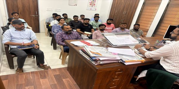 દયાપરમાં સરપ્રાઈઝ ચેકિંગઃ નખત્રાણા SDM ઉત્કર્ષ ઉજ્વલે મામલતદાર-તાલુકા પંચાયત કચેરીની કામગીરી તપાસી