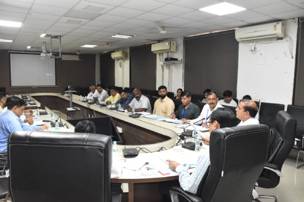 પોરબંદર જિલ્લા કલેક્ટરના અધ્યક્ષ સ્થાને જિલ્લા સૈનિક કલ્યાણ અને સમસ્યા નિવારણ સમિતિની બેઠક યોજાઈ.