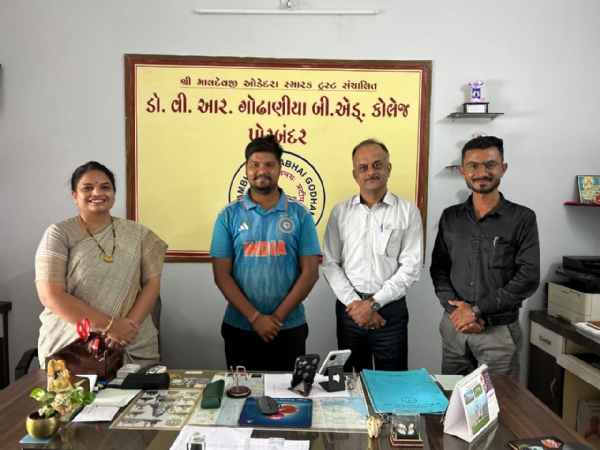 ફિટ   ઈન્ડિયા  અને  વિશ્વ  બંધુત્વનો  સંદેશ લઈને હરિયાણાથી સાયકલ યાત્રી,પોરબંદર પહોંચ્યો.