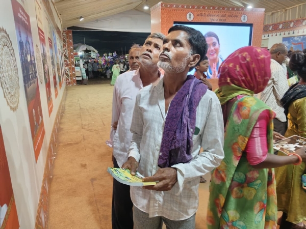 Development exhibition becomes center of attraction for visitors at Tarnetar folk fair