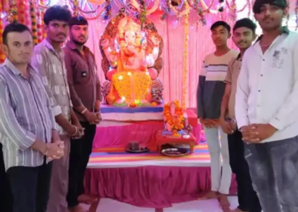 ઉનાના પસવાળા ગામમાં બાળકો સંભાળે છે ગણેશોત્સવ: