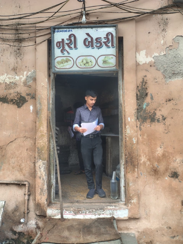 પોરબંદર    મહાનગરપાલિકાની ફૂડ સેફટી  ટીમની બેકરી પ્રોડક્ટ્સના  ધંધાર્થીઓ  સામે  તપાસ.