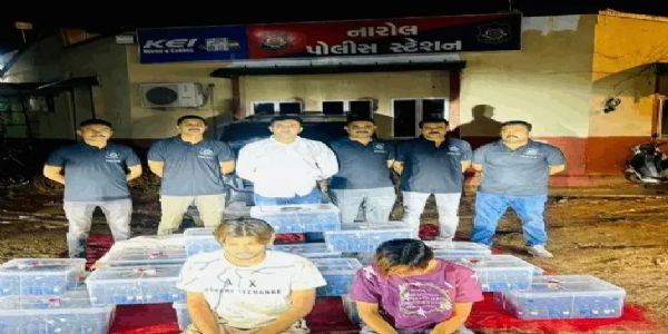 નારોલમાંથી ગેરકાયદેસર રીતે કફ સીરપના જથ્થાની હેરફેર કરતા બે આરોપીની પોલીસે કરી ધરપકડ