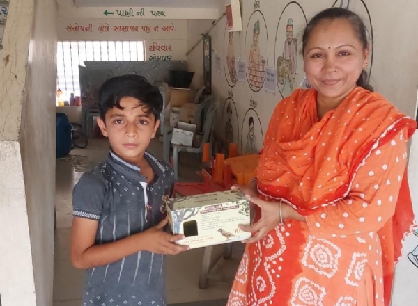 એવોર્ડ મેળવનાર આચાર્ય એવોર્ડ મેળવનાર આચાર્ય