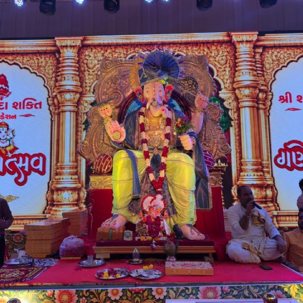 મહેસાણા કા રાજા ગણેશ મહોત્સવમાં પૂજા-અર્ચના અને આરતી યોજાઈ