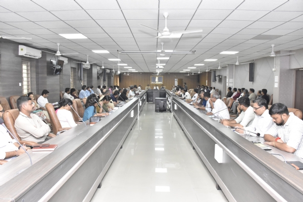 જિલ્લા ફરિયાદ અને સંકલન સમિતિની બેઠક