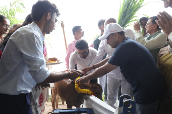 સેવા સંકલ્પ અભિયાન: બાઇક રેલી હાલોલ સ્થિત ગુજરાત નેચરલ ફાર્મિંગ યુનિવર્સિટી ખાતે કૃષિ પરિસંવાદ યોજાયો: નાયબ મુખ્યમંત્રી હર્ષ સંઘવીએ ખેડૂતોને સંબોધન કર્યું સેવા સંકલ્પ અભિયાન: બાઇક રેલી હાલોલ સ્થિત ગુજરાત નેચરલ ફાર્મિંગ યુનિવર્સિટી ખાતે કૃષિ પરિસંવાદ યોજાયો: નાયબ મુખ્યમંત્રી હર્ષ સંઘવીએ ખેડૂતોને સંબોધન કર્યું