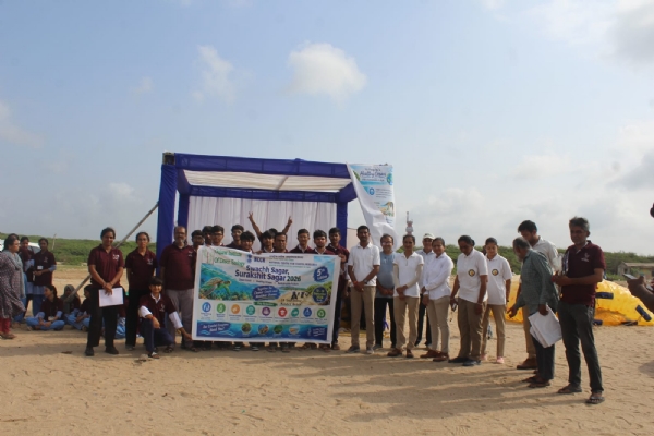 માંડવી બીચ સફાઈ અભિયાન