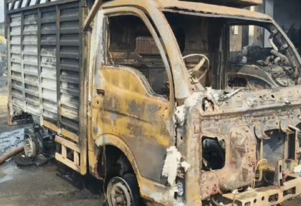4 vehicles gutted in fire 4 vehicles gutted in fire