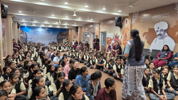 આદિપુરમાં કિશોરી મેળો યોજાયો આદિપુરમાં કિશોરી મેળો યોજાયો