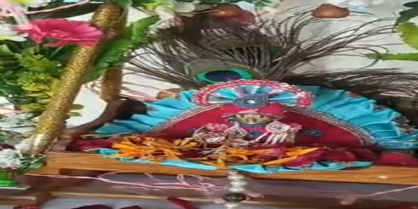 પાટણના શ્રી સરસ્વતી શિશુ મંદિરમાં પ્રાથમિક વિભાગના બાળકો દ્વારા કૃષ્ણ જન્મોત્સવની ઉજવણી.