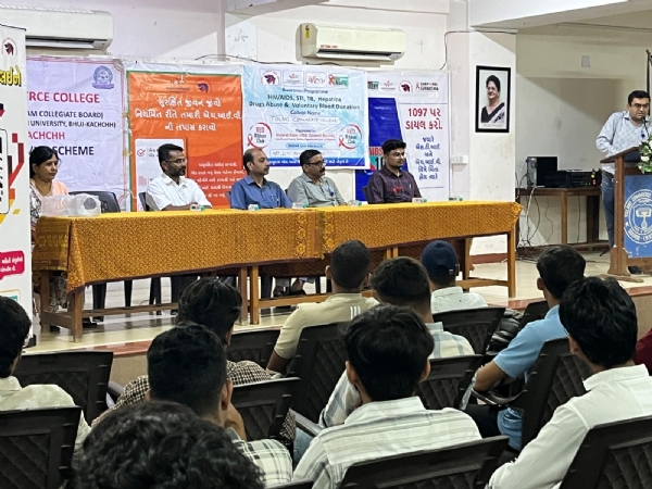આદિપુરની તોલાણી કોમર્સ કોલેજમાં આરોગ્ય જાગૃતિનો સંદેશ આદિપુરની તોલાણી કોમર્સ કોલેજમાં આરોગ્ય જાગૃતિનો સંદેશ