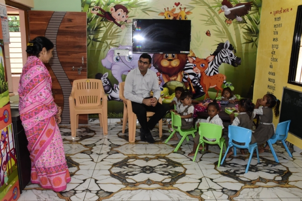District Collector had a child-friendly interaction with the children of Anganwadi in Juna Rampura and Vadia villages of Nandod taluka