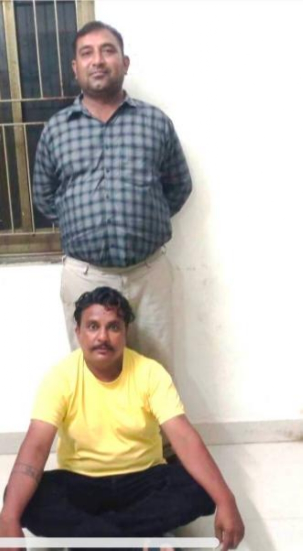 વડનગર પોલીસે સજા વોરંટના ફરાર આરોપીને ઝડપી પાડ્યો