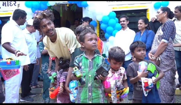 પોરબંદર  જિલ્લા  પોલીસ દ્વારા ‘સેવા સંકલ્પ અભિયાન’ અંતર્ગત ‘માનવતાનું  મંદિરનું  શુભારંભ  કેબિનેટ મંત્રી  અર્જુન મોઢવાડિયાના વરદહસ્તે  કરાયું.