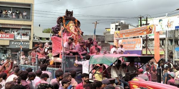 વેરાવળ શહેરમાં ગણેશ વિસર્જન યાત્રા ધામધૂમથી નીકળી